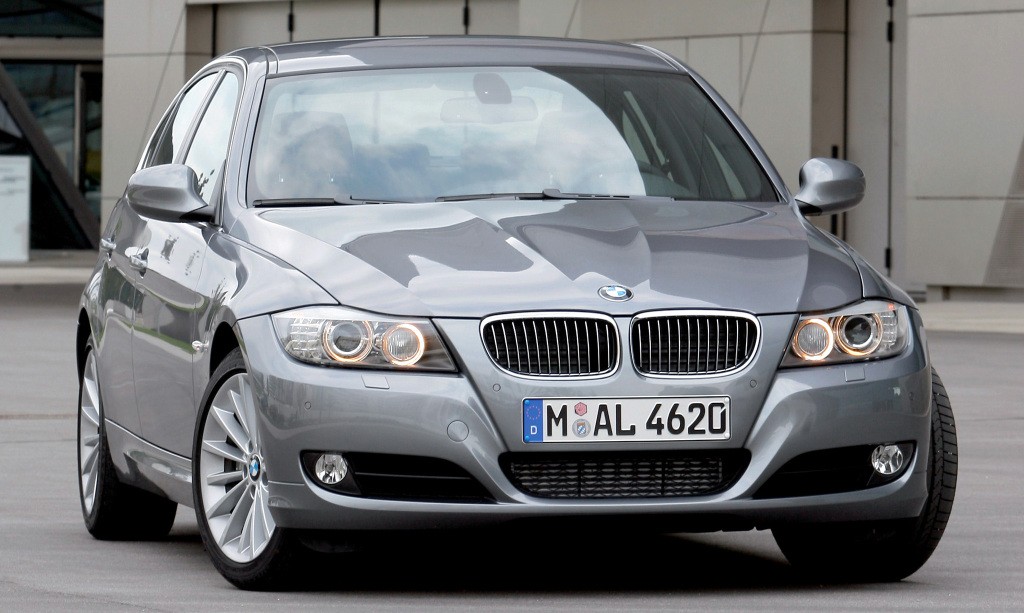 BMW E90 фото